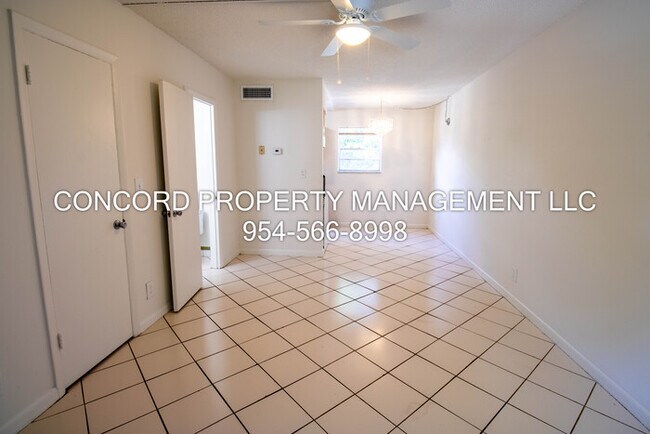 Foto del edificio - 2/1.5 Townhouse style apartment-Downtown Ft. Lauderdale-Pool- Laundry on Site
