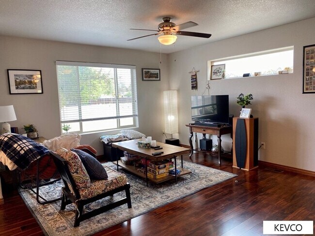 Foto del edificio - Expansive Newer Construction Townhome!