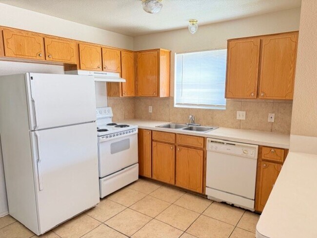 Foto del edificio - 3803 Woodrow Dr