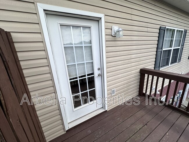 Building Photo - 1303 Kensington Pl