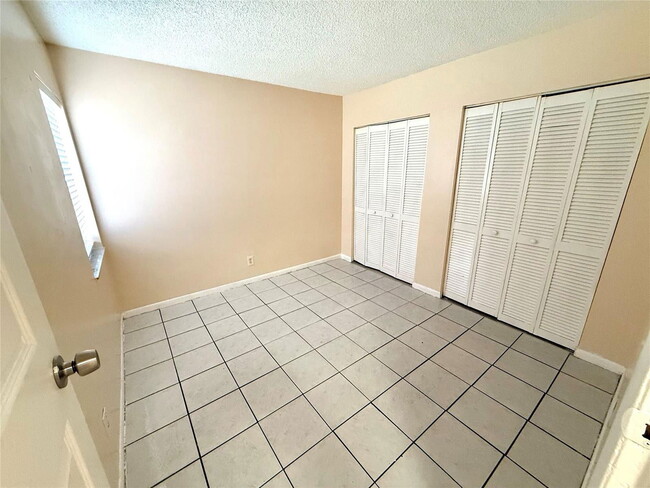 Building Photo - 20751 NW 30th Ct