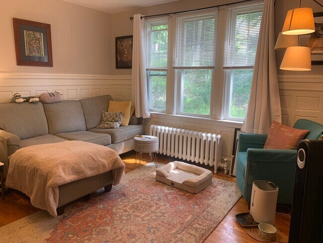 Foto del edificio - 48 Robinwood Ave