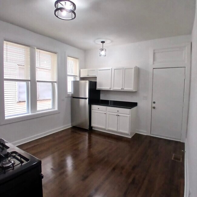 Foto del edificio - 4058 W Hirsch St