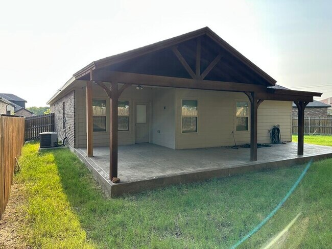 Foto del edificio - Charming 3 beds 2 baths in Anna!