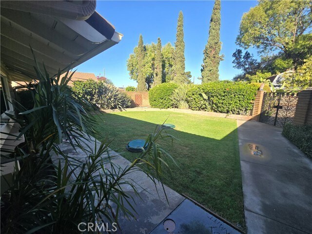 Foto del edificio - 564 E Fellows Dr