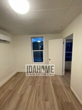 Building Photo - 411-417 E Halliday St