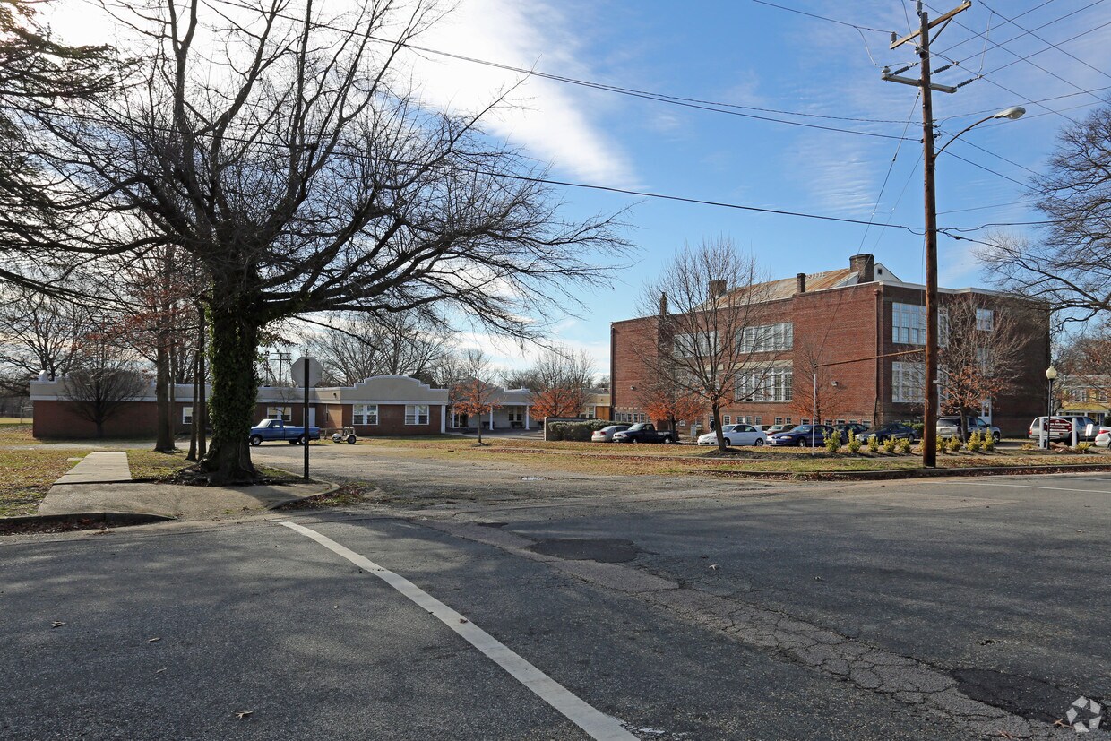 Foto del edificio - Bacon Retirement Community