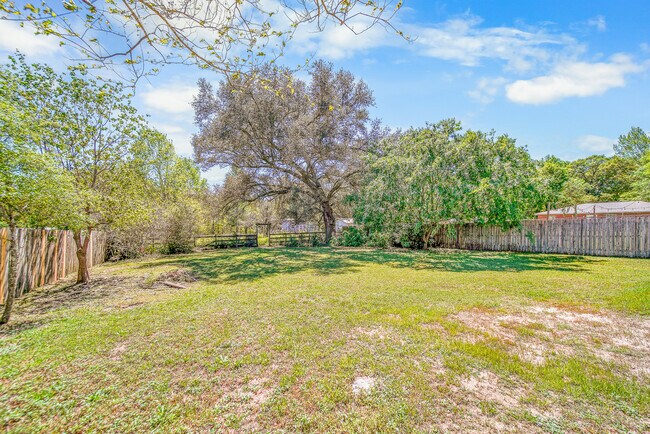 Building Photo - 5899 Gillum Rd