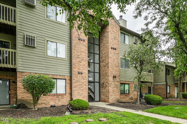 Building Photo - 4351 Village Pkwy Cir W