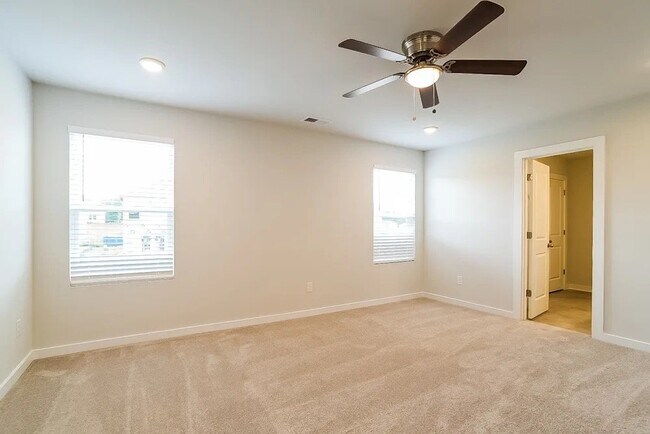 Foto del edificio - 825 Hallman Br Ln
