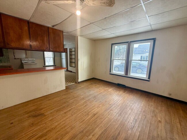 Building Photo - 3 Bed 1 Bath Single Family Home in White Lake