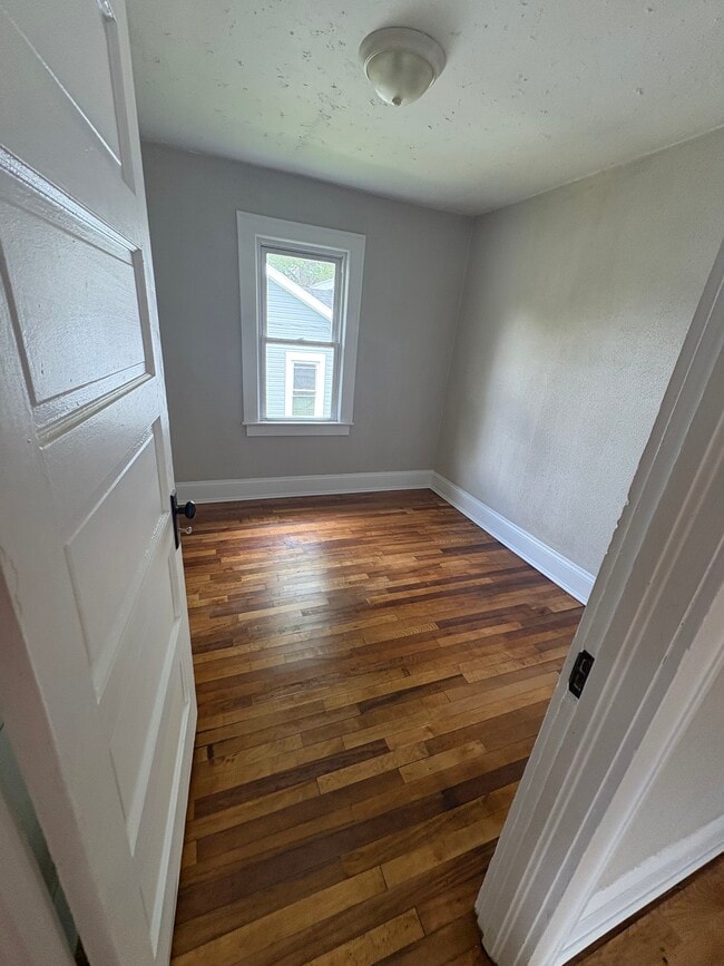Bedroom 2 - 117 Clyde St