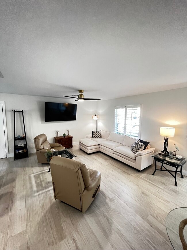 Photo - 27251 Patrick St House