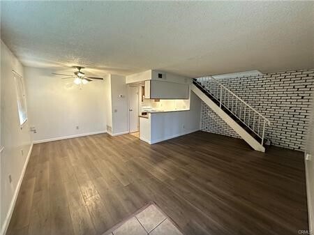 Foto del edificio - 3532 Rainbow Ln