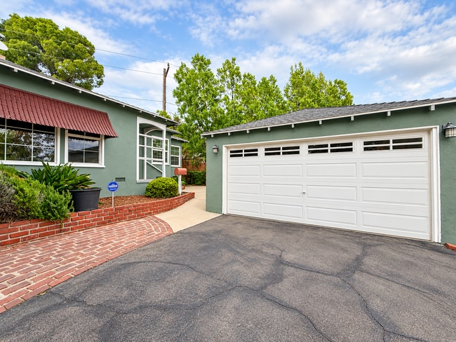 Building Photo - 2665 Mayfield Ave