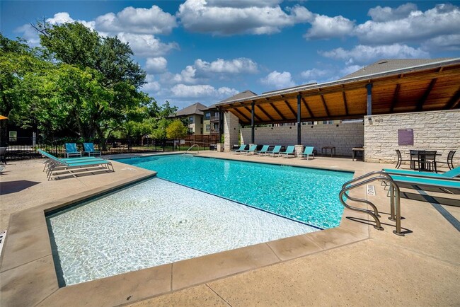 Building Photo - 13504 Cibolo Trace