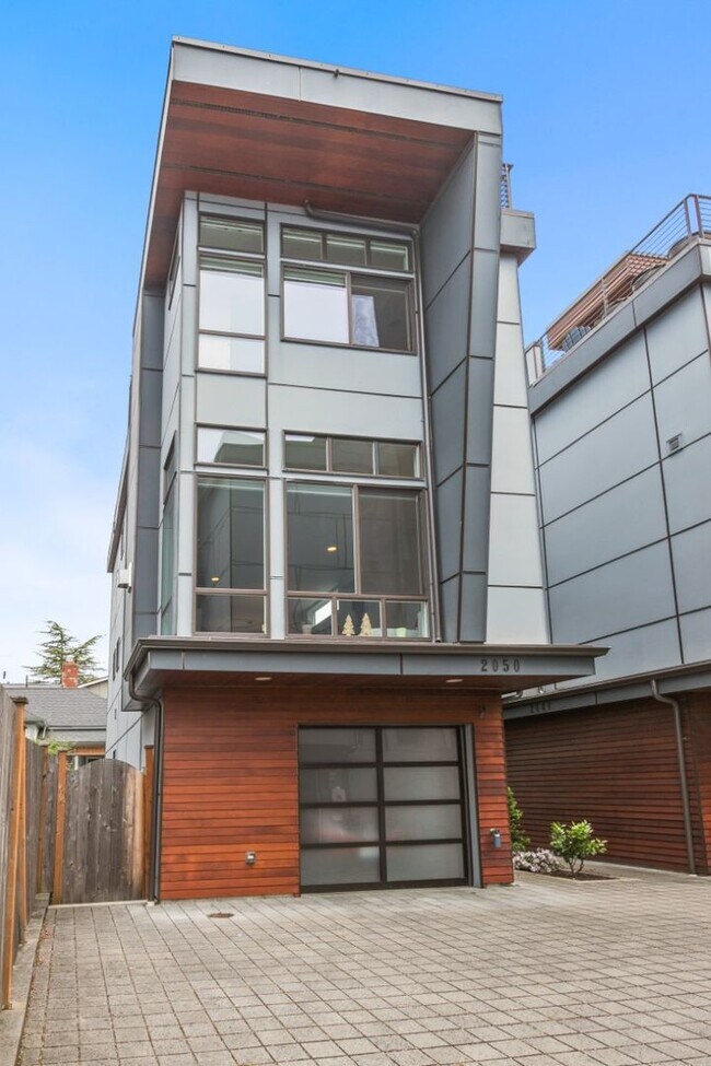 Foto del edificio - 3Bd/3Ba Seattle Townhome