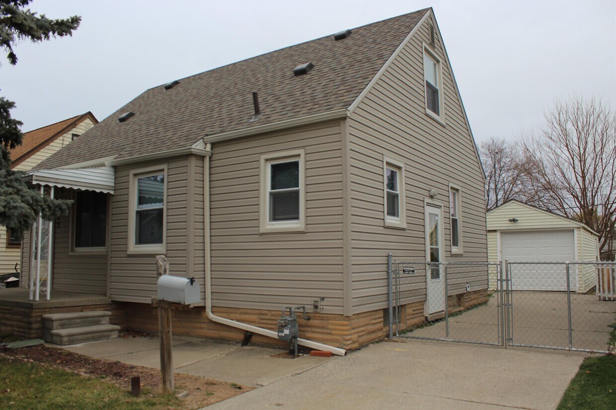 4669 17th St, Wyandotte, MI 48192 House for Rent in Wyandotte, MI