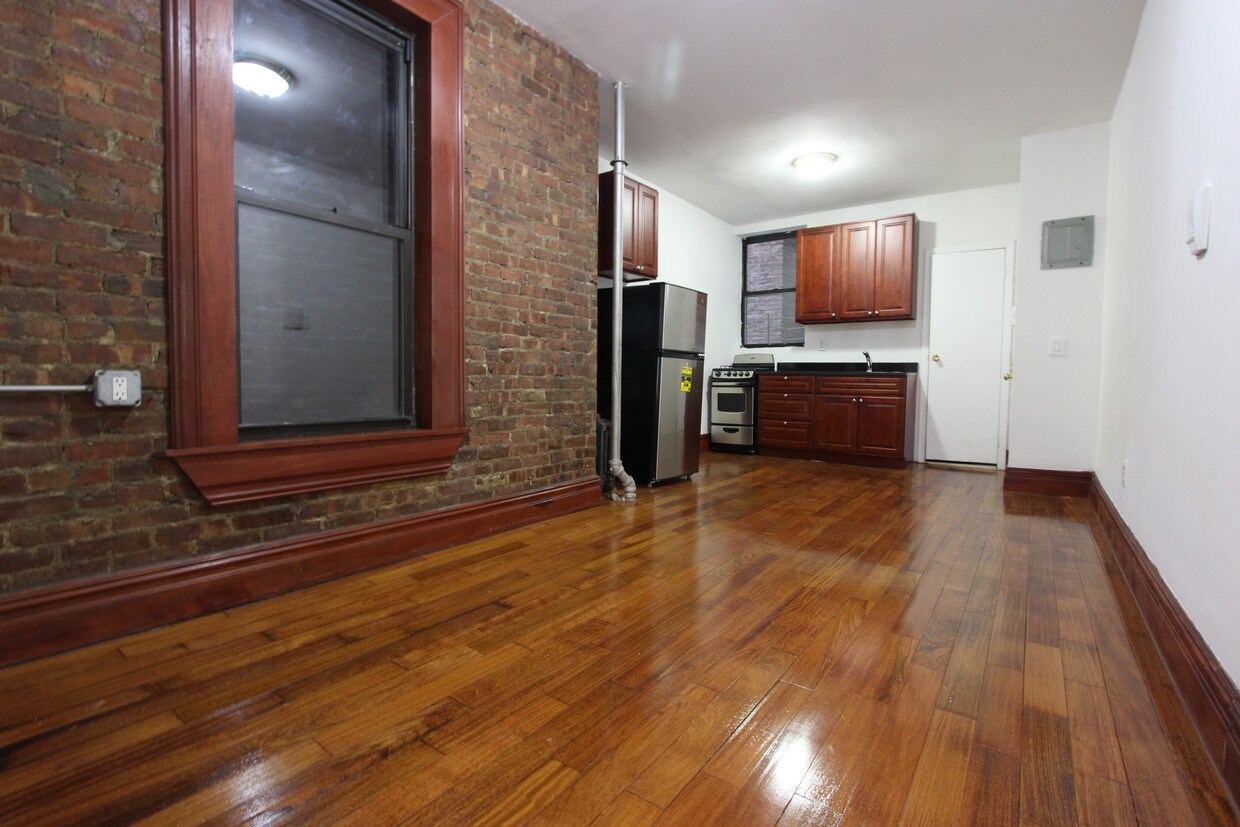 Foto del edificio - 114 E 97th St