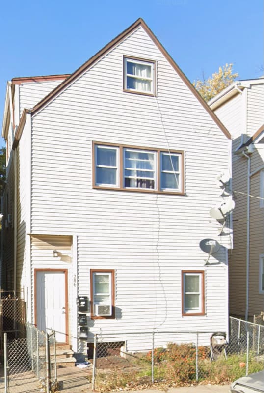 Building Photo - 286 Sherman St