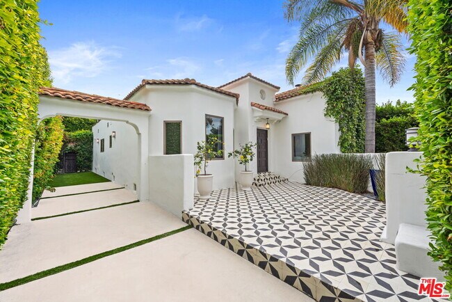 Building Photo - 122 N Kilkea Dr