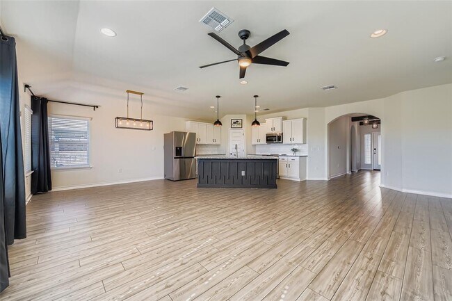 Building Photo - 17205 Adoro Dr