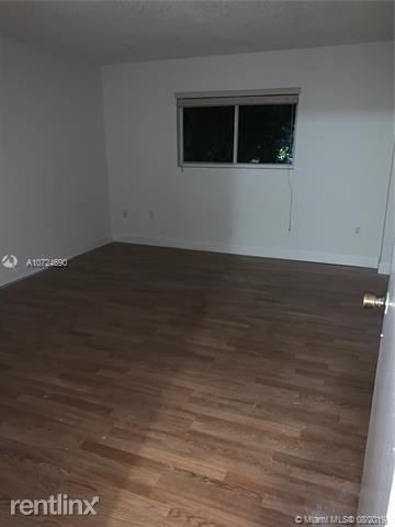 Foto del edificio - 8240 SW 149th Ct