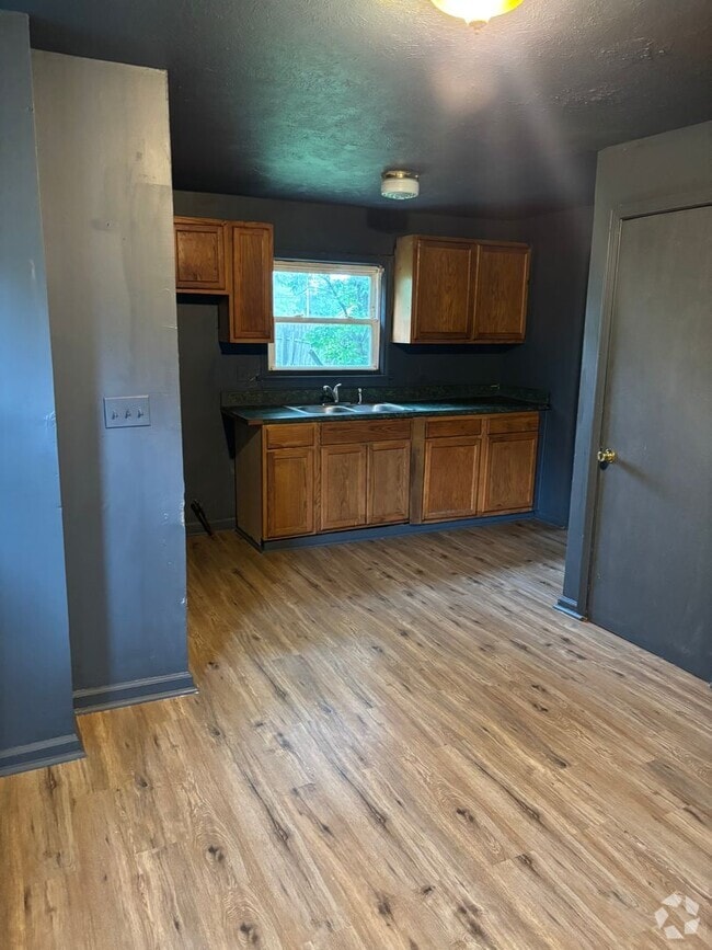Building Photo - 10317 Reno Ave