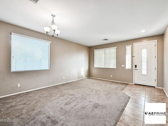 Foto del edificio - Gorgeous 4 bedroom