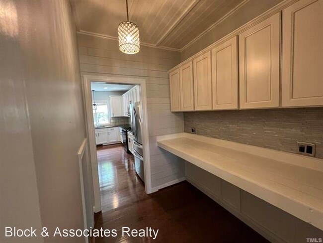 Building Photo - 5 br, 3.5 bath House - 332 Covenant Rock Lane
