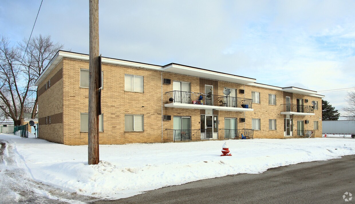 Building Photo - 16021 Dunbury Dr