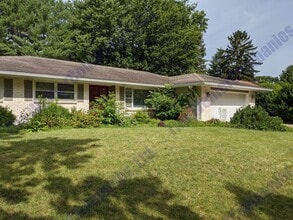 Building Photo - 2207 Cureton Dr