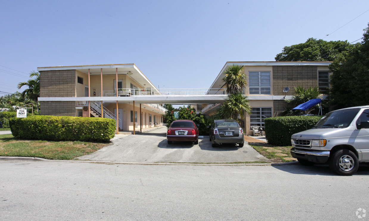 Building Photo - Surfside Villas