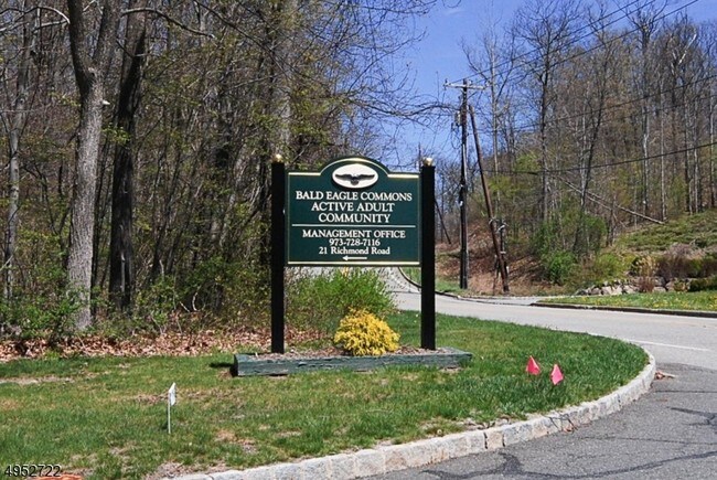 Foto del edificio - 6303 Richmond Rd