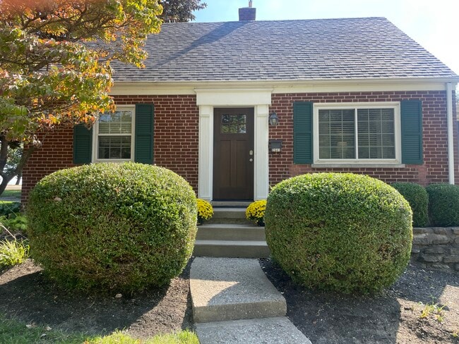 Charming Cape Cod - 2641 Vanderen Dr