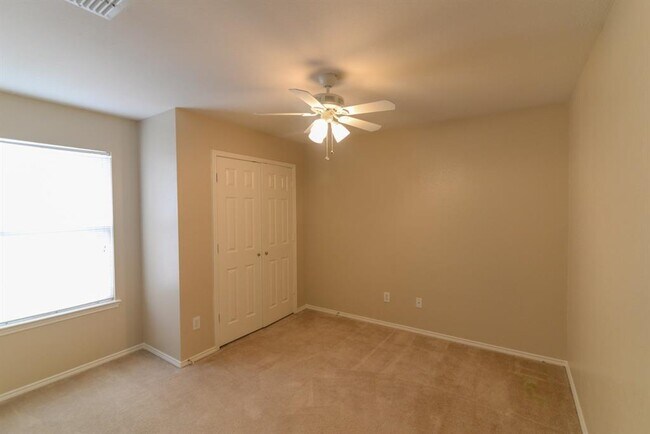 Building Photo - 2022 Natchez Dr