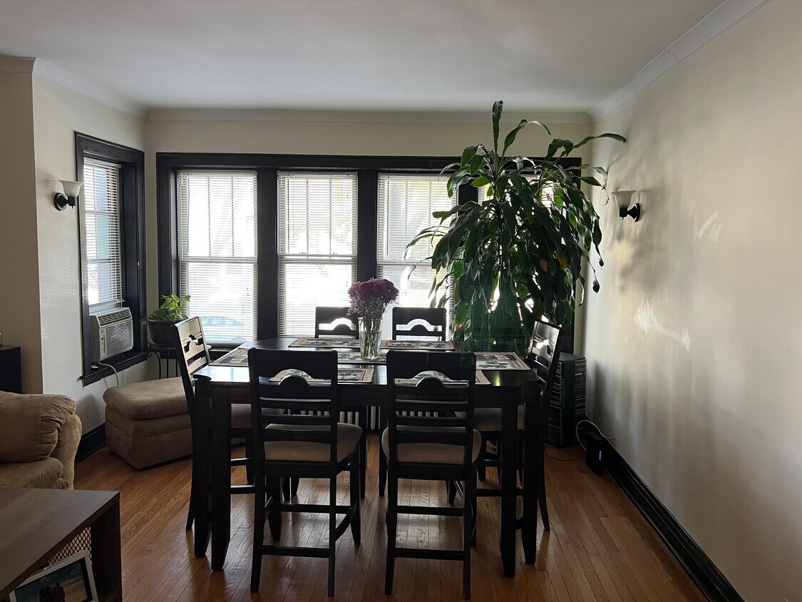 Primary Photo - 317 Harrison St