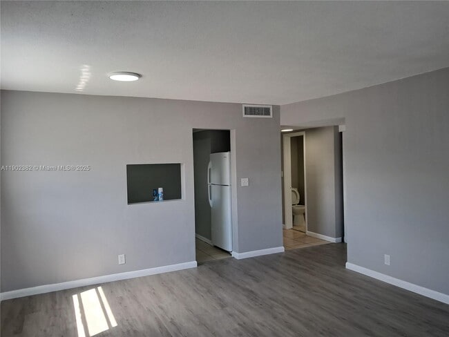Foto del edificio - 16701 NE 14th Ave