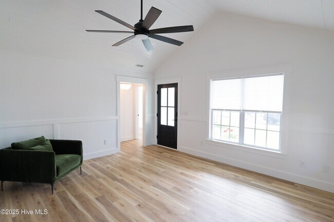 Foto del edificio - 130 NE 23rd St
