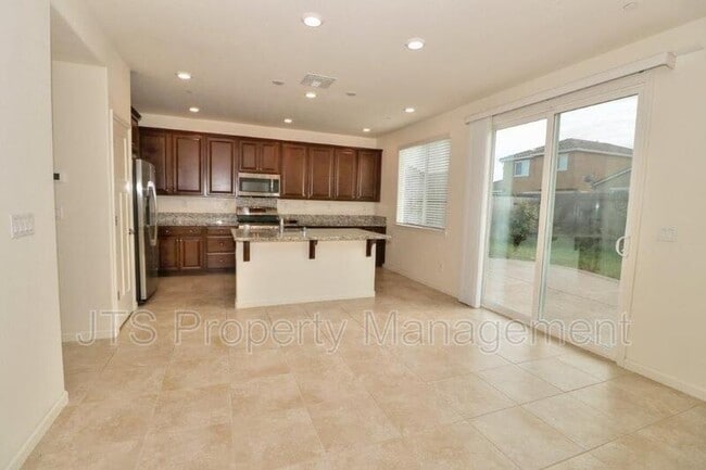 Foto del edificio - 5122 Mossy Stone Way