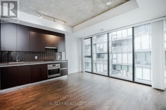 Building Photo - 38 Stewart St