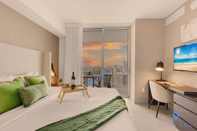Building Photo - 4010 S Ocean Dr