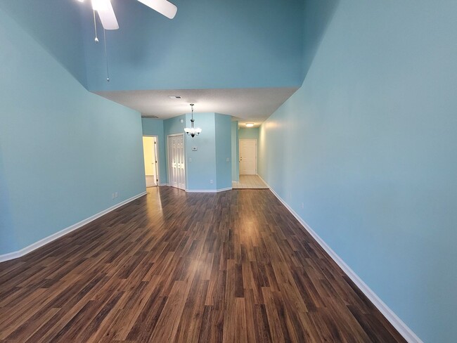 Building Photo - Welcome to our beautiful condo located in ...