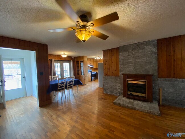 Building Photo - 418 Anna Dr