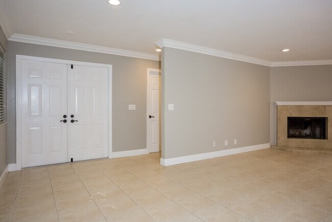 Foto del edificio - 580 NW 38th Ave