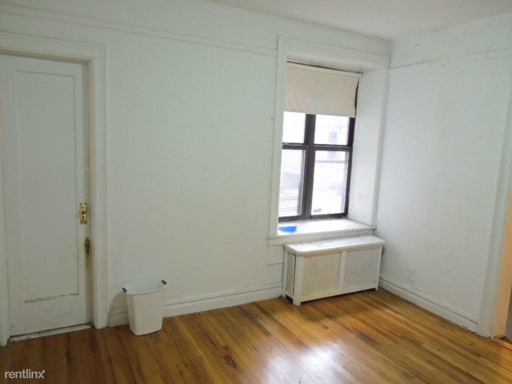 Building Photo - Studio, 1 bath  - 815 E 14th St Apt 1J