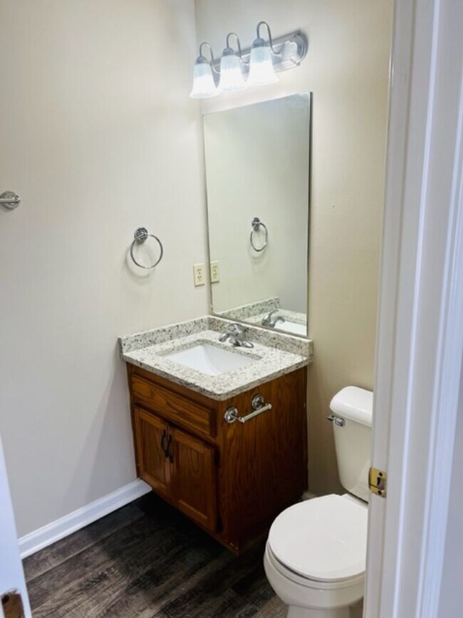 Foto del edificio - 1305 Sun Way apt D