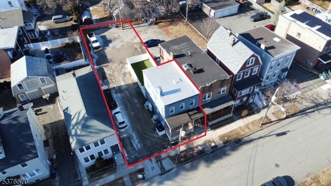 Building Photo - 38 Willowdale Ave