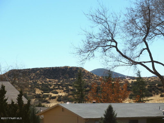 Building Photo - 10672 Manzanita Trail