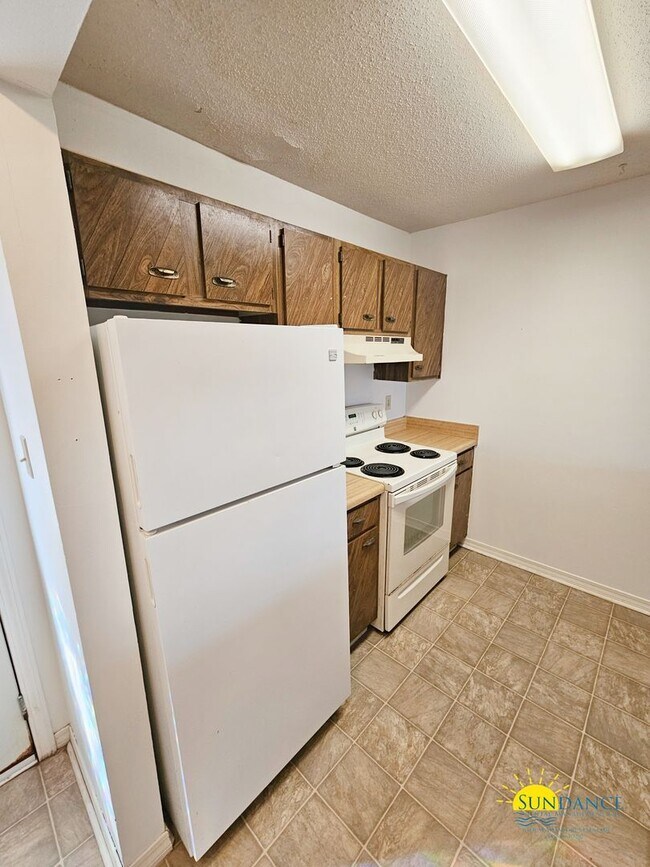 Foto del edificio - Great 2 Bedroom Unit Close to Both Bases